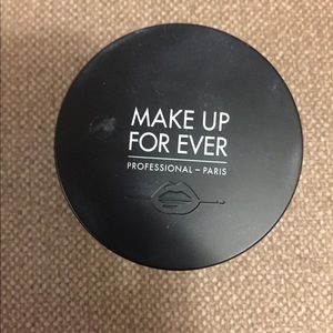 Makeup Forever micro-finishing loose powder